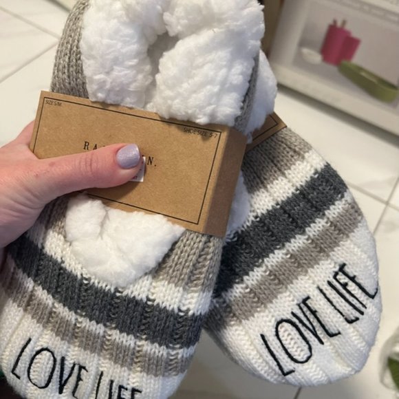 rae dunn love life white grey striped slipper socks size small medium 5-7 nwt - Picture 6 of 6